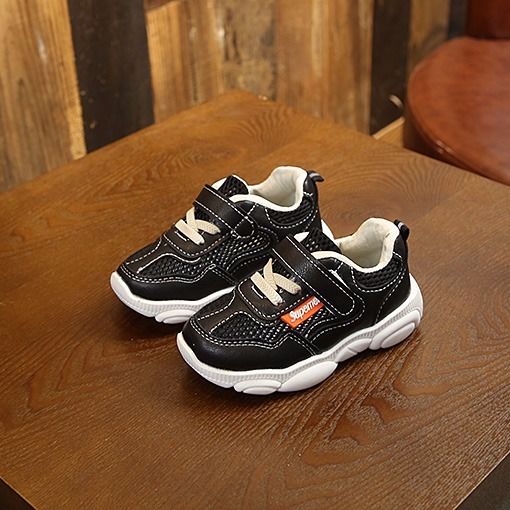 小熊加絨棉童潮鞋 秋冬保暖與潮流兼具的兒童運(yùn)動(dòng)鞋選擇