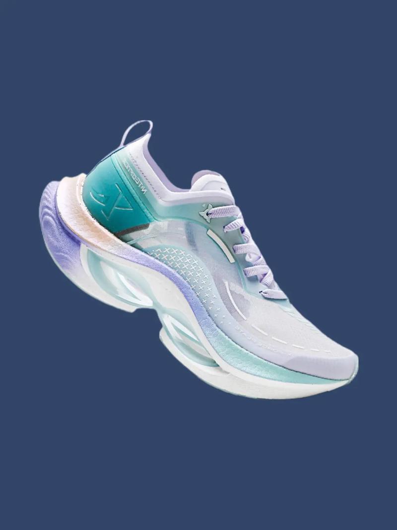 特步減震旋PRO 我的新寵，溫柔風(fēng)騷的薄款減震運(yùn)動(dòng)鞋體驗(yàn)