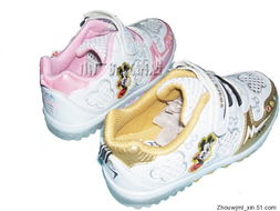 廠價(jià)直銷精品 夏日必備兒童涼爽鏤空閃燈運(yùn)動(dòng)鞋